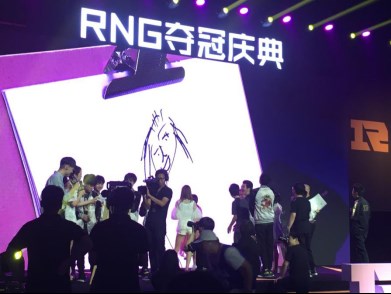 rng小明余霜阿姨,小虎天秀余霜