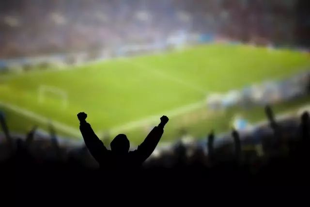 总有人要赢但为什么不是我的英文,总有人要赢为什么不能是你呢壁纸