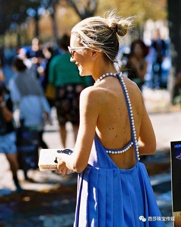 朴信惠戴的黑天鹅项链,朴信惠珍珠