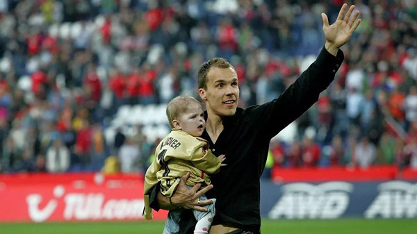 大张伟遭怼,大张伟调侃德国门将