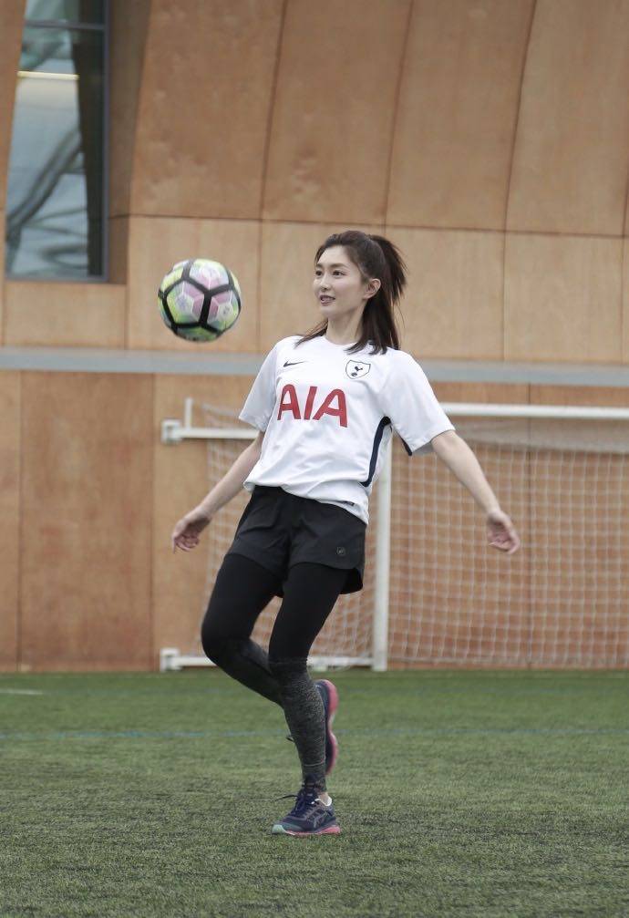 女明星足球宝贝,足球宝贝关晓彤