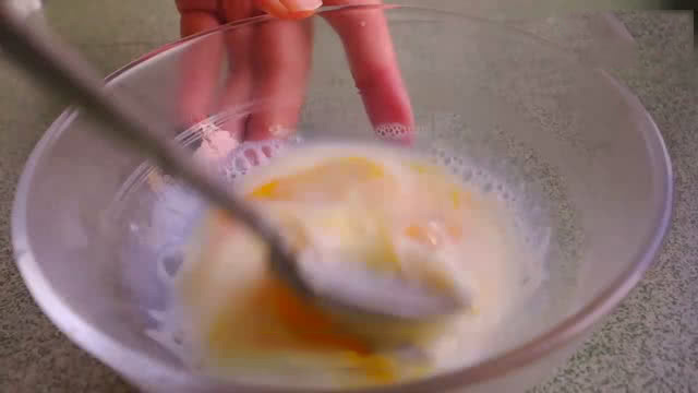 牛奶西多士的做法家庭版,花生酱夹心牛奶西多士