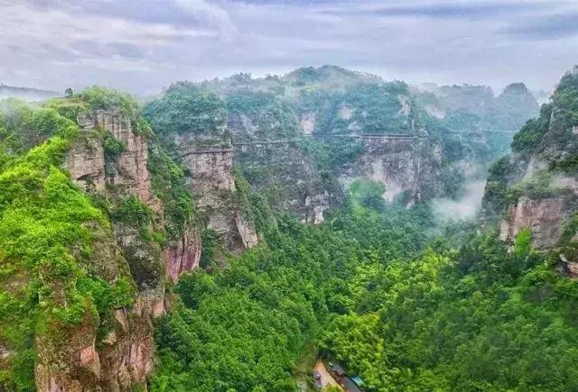 浙江湖州玻璃栈道,浙江灵溪山玻璃栈道景区