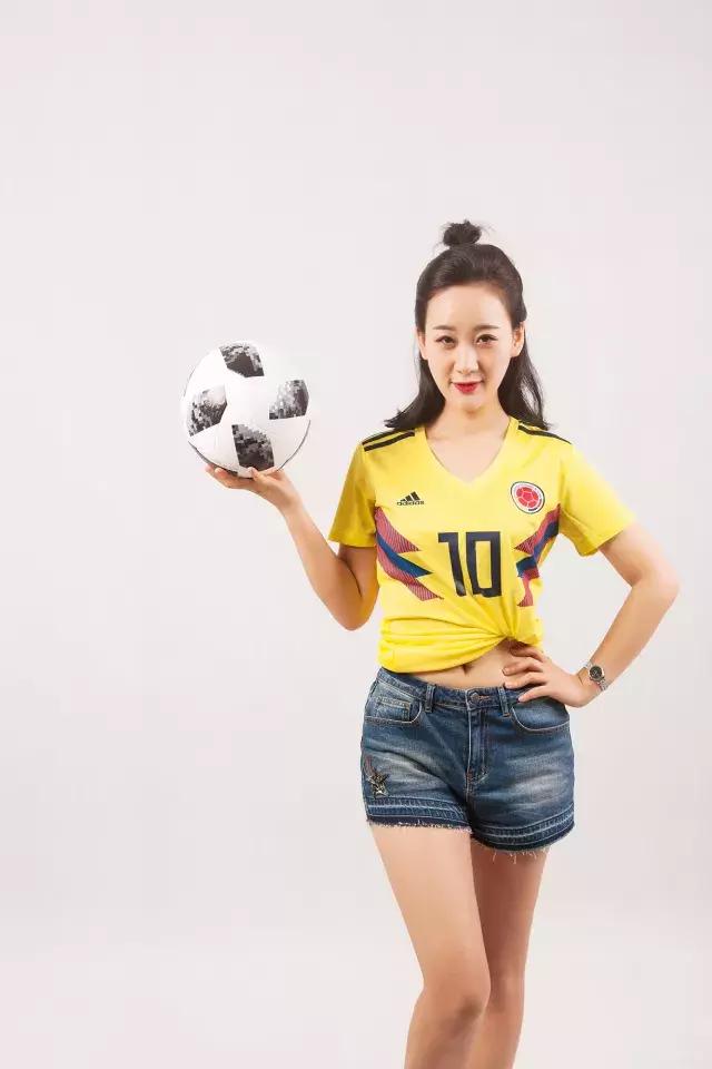 听说，好看的姑娘都在看世界杯