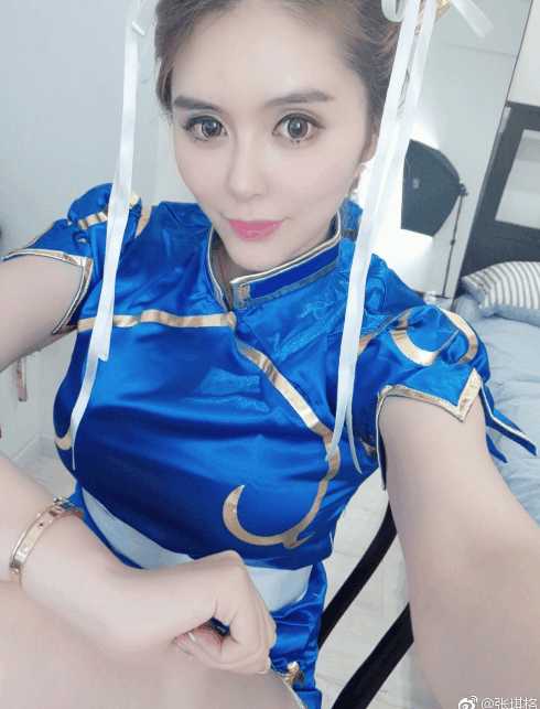 主播张琪格cos霸王春丽,再次征求网友意见下次cos谁?