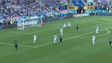 冰岛守门员扑出梅西点球,冰岛门将扑出梅西点球