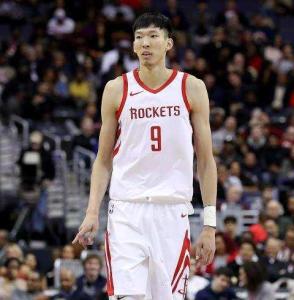 给c罗颁发金骆驼奖,给c罗颁奖视频