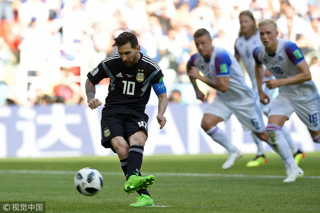 白岩松谈梅西晋级,白岩松说梅西的天赋让足球受益