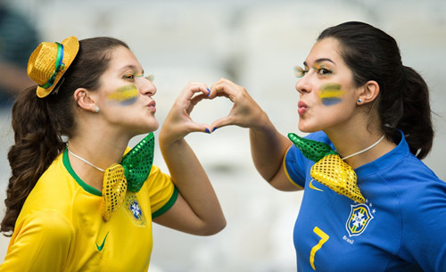 巴西女球迷惊艳全场,巴西世界杯巴西女球迷惊艳亮相
