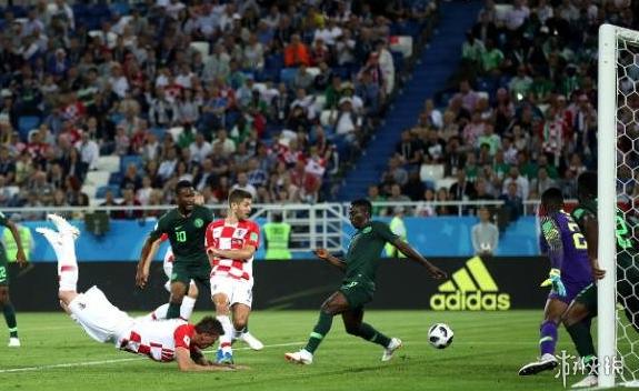 宝石火山爆发,火山喷发遇见特大暴雪