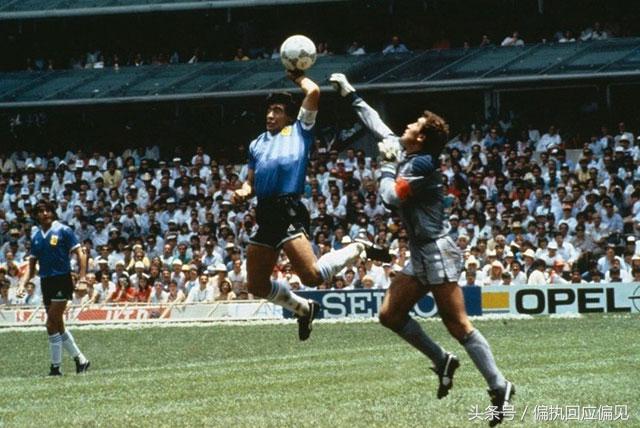 世界杯裁判判点球霸气瞬间,世界杯裁判判罚后再改判