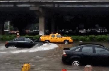 雨天触电如何急救心肺复苏,雨天触电如何急救