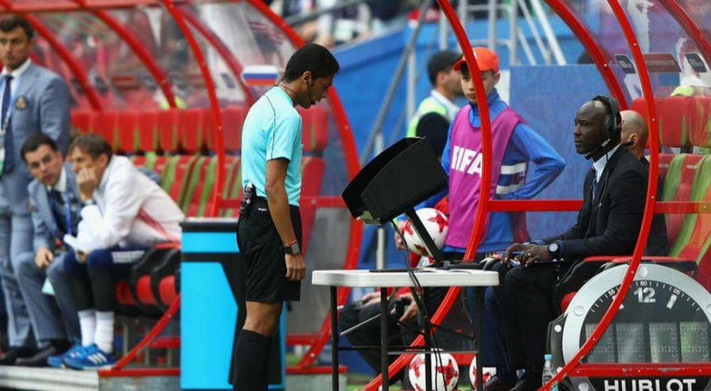 楚伯禁区犯规符合VAR适用原则，为何主裁拒绝内马尔看回放视频？