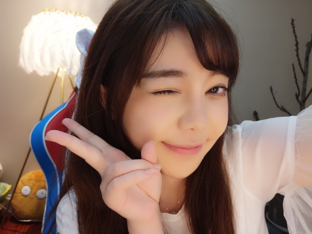 张琪格，刘飞儿，AMS现实生活被粉丝骚扰的女主播该何去何从