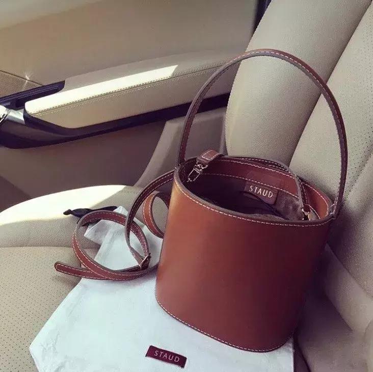 撞款大牌包包尴尬,撞包为什么尴尬