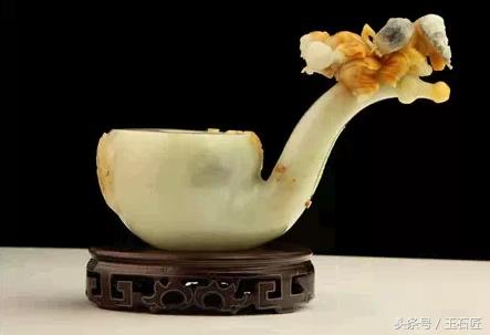 岫岩花玉深绿色原石图片,岫岩花玉哪个颜色贵图片