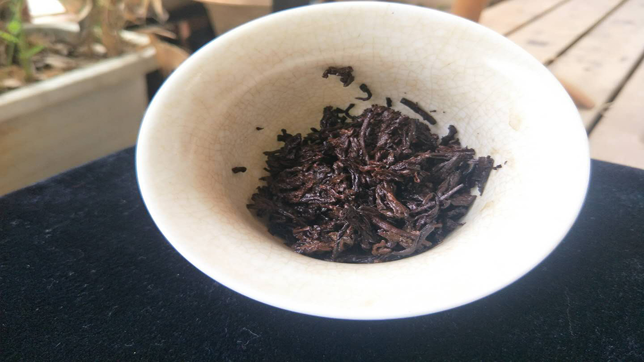 老徐鉴茶第133期：限量版带红书的古树茶品鉴报告（广西茶友寄）