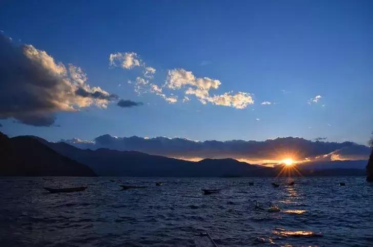 西昌泸沽湖住宿酒店推荐好一点,泸沽湖自由行住宿推荐