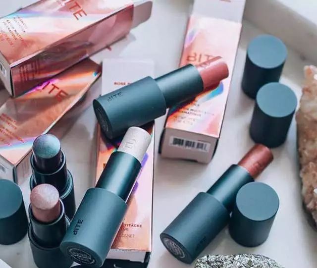 连明星都推荐的化妆品,blackpink韩妆和欧美妆