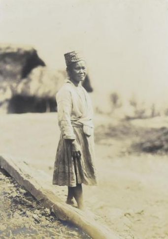 为什么少数民族衣服花里胡哨,为什么少数民族都有服装