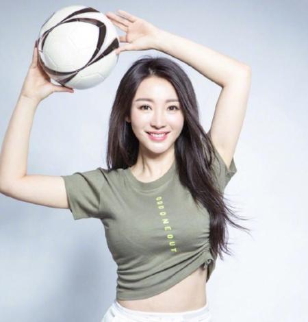 柳岩身材纤细图片,37岁的柳岩超有魅力图文