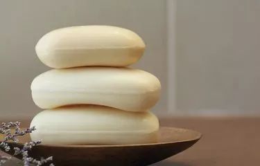 被蚊子咬了别擦药，试试这几样东西，涂点马上止痒