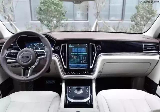 毕业季歌声不断，这辆“移动KTV”令你青春不散！