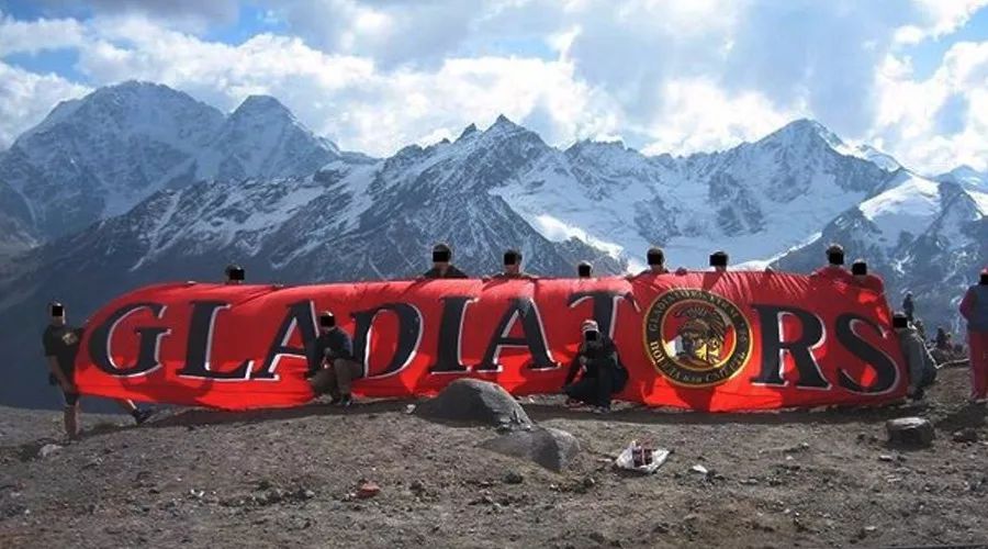 俄罗斯暴打英国足球流氓,俄罗斯足球怎么这么强