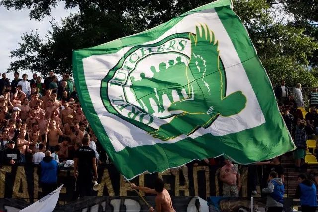 俄罗斯暴打英国足球流氓,俄罗斯足球怎么这么强