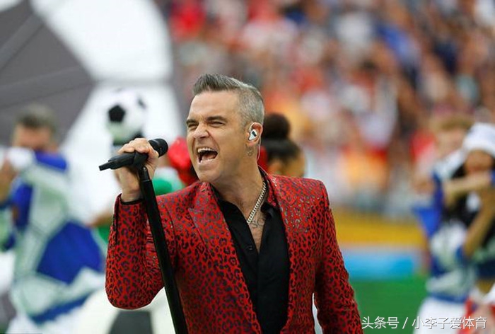 英*歌国**手解释为什么会在世界杯上竖中指！球迷：你简直在*辱侮**人