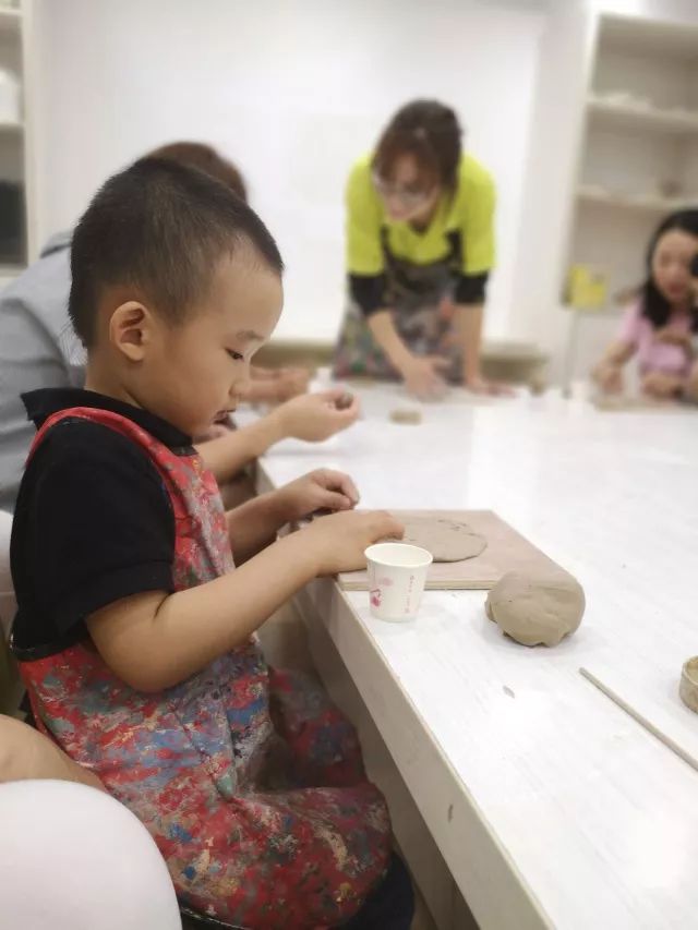「金宝贝小小陶艺师活动回顾」跟外太空EZ寻觅不一样的烟花
