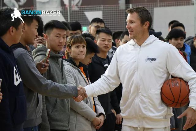 世界杯初哥逼平上届亚军，全新励志偶像冰岛队了解一下？