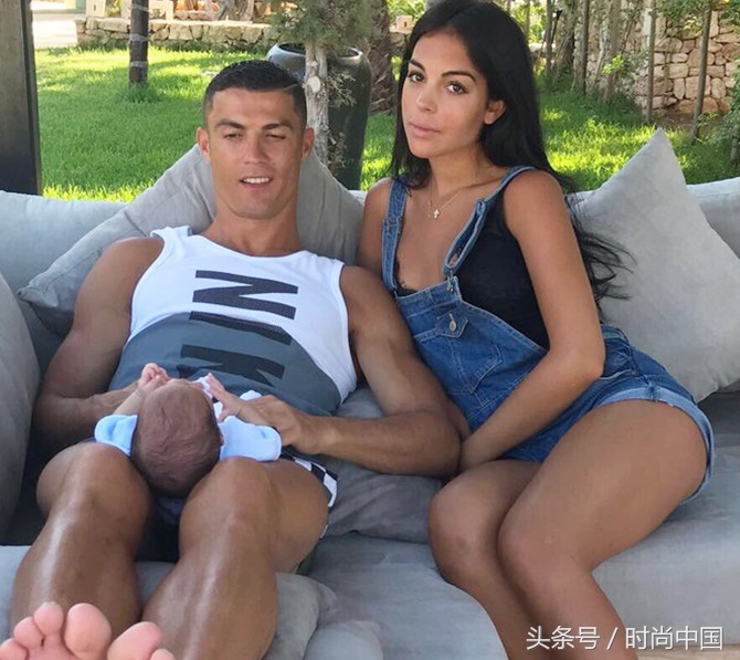 欧洲杯太太团美貌出圈,世界杯太太团足球阵容