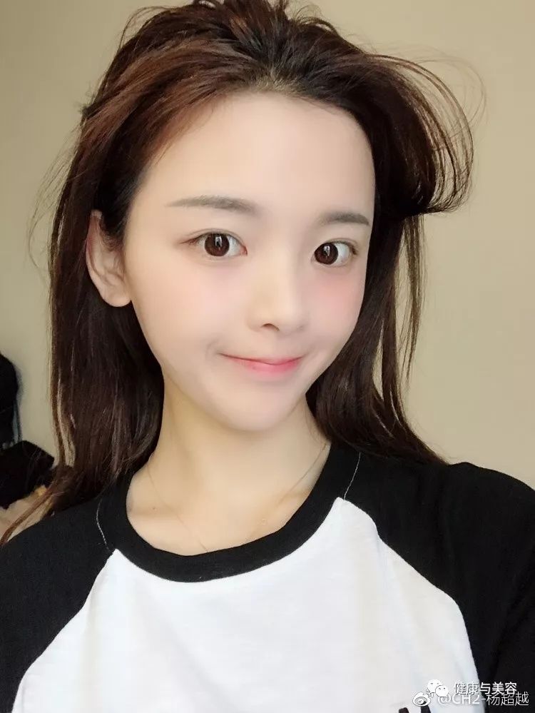 蔡徐坤腮红上热搜！《创造101》小姐姐说腮红用得好，脸小年龄小