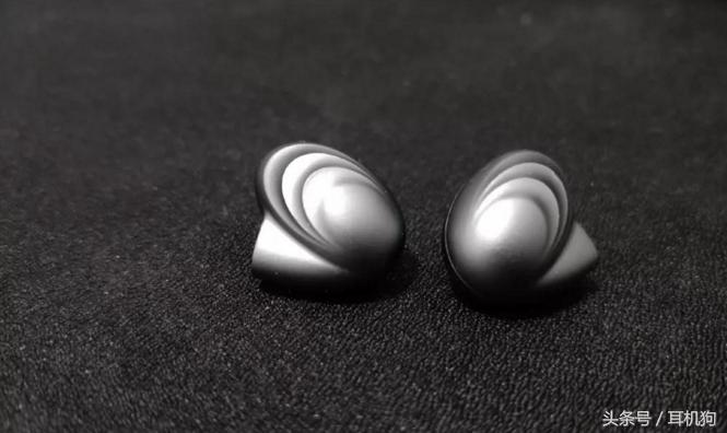 2000左右的入耳式耳机推荐,2000左右的入耳式耳机音质排行榜