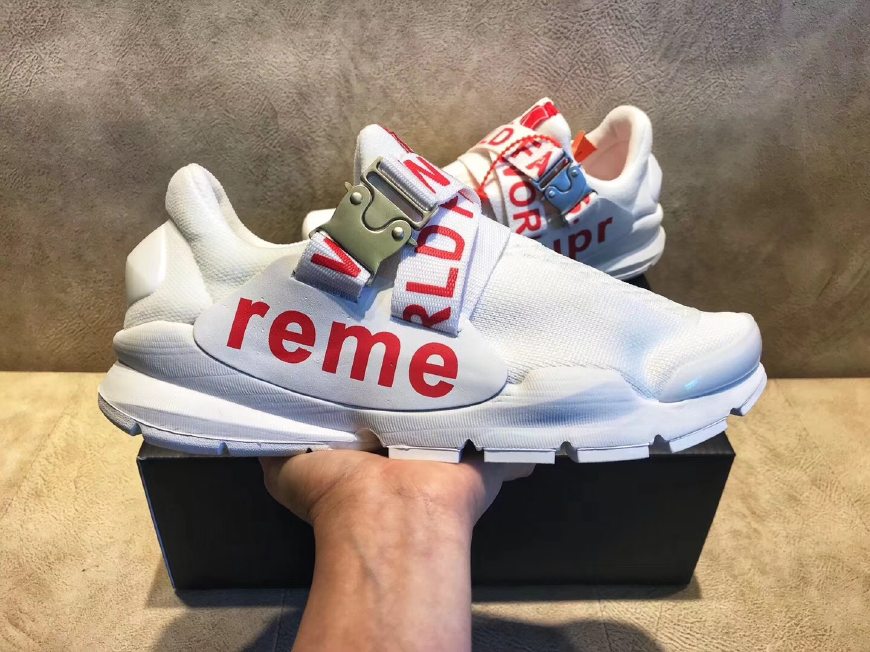 AJ1橘红、yeezy白斑马、ClotXAF1白丝绸、黑*弹子**哪双会更style