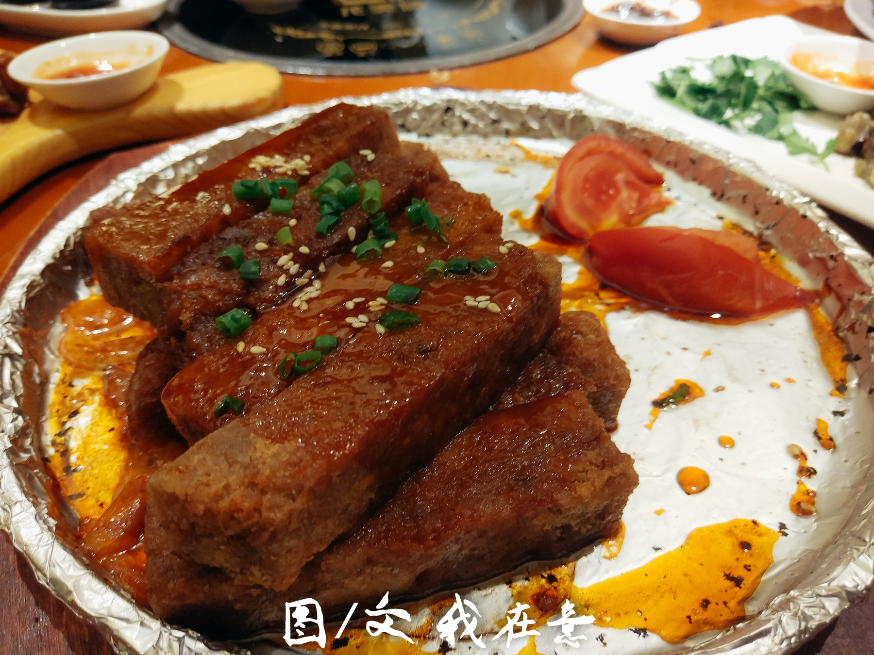 隐藏在社区十多年的老店,藏在老弄堂里的海鲜大排档