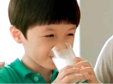 桂牛水牛乳业,桂牛水牛牧场纯牛奶