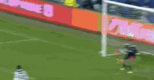 c罗球踢到人威力,c罗踢足球赚了多少钱