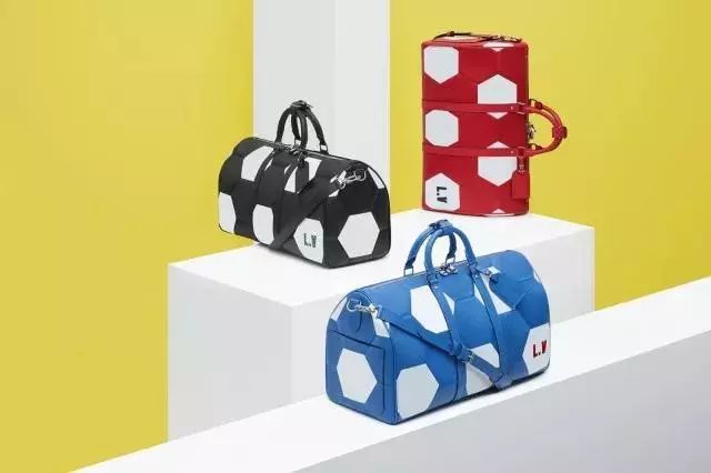 世界杯联名bearbrick,世界杯联名产品