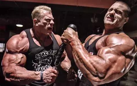 “卧推不到200斤，手臂不要练！”此话究竟有无道理？