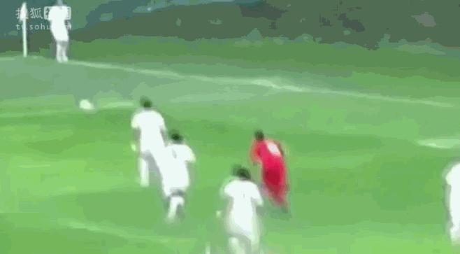 足球赛场上“让人大呼过瘾”的破门瞬间，我确定这不是“恶搞”