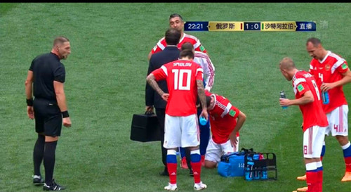 爆足球队医药箱有啥，堪比小型急救室但中国的队医配备各国都羡慕