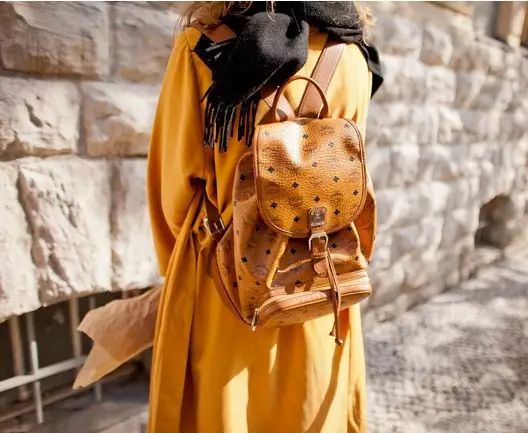 “亚洲带货王”集体出镜，给一个单价不足2000块钱的墨镜打广告？