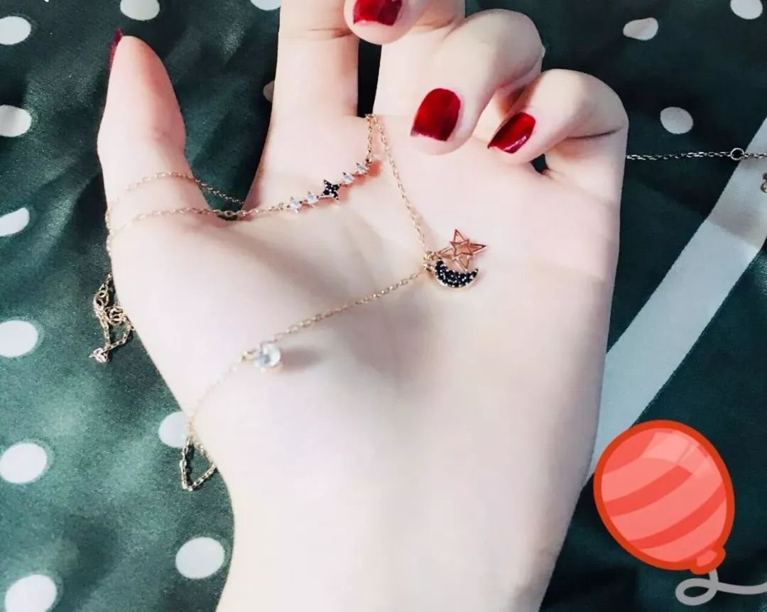 变美还差一条施华洛世奇