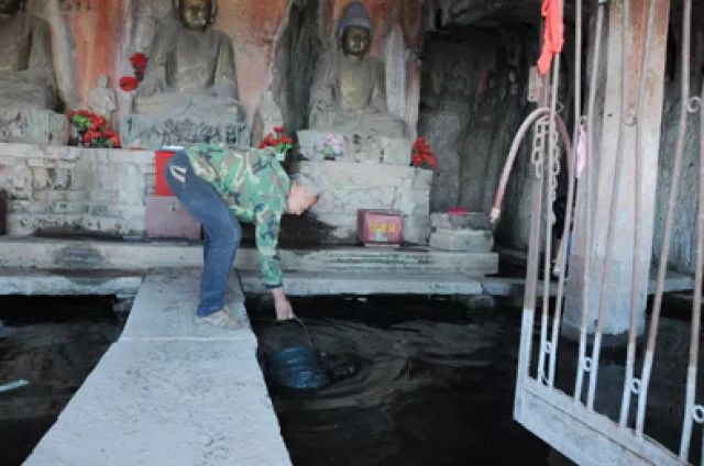 新华每日电讯雪地,新华每日电讯当代愚公