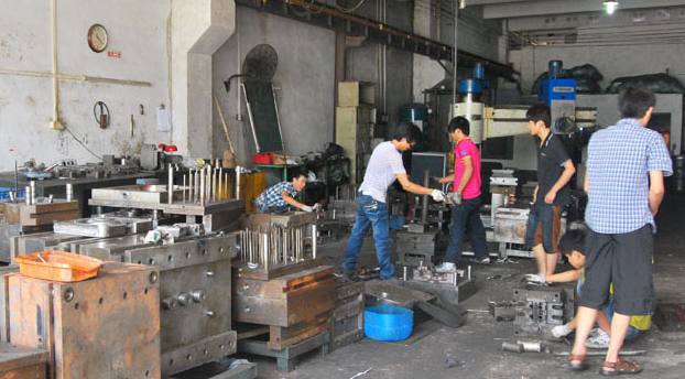 工厂10年大师傅，教出5个学徒，受伤住院，只来了1位，师傅感慨