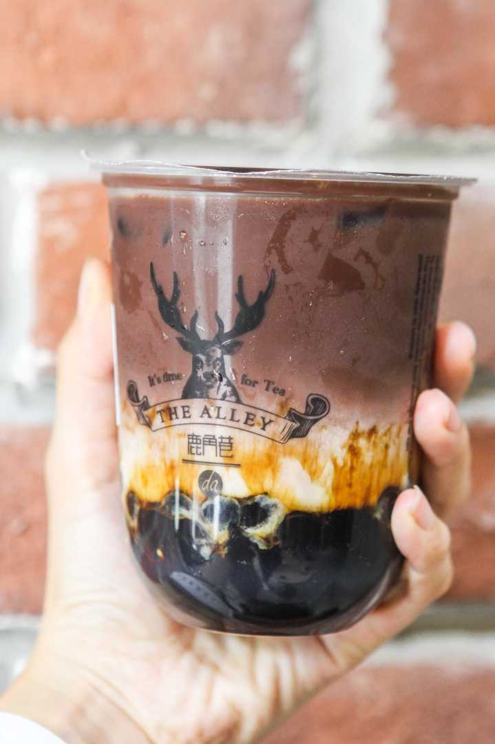 深圳鹿角巷奶茶旗舰店位置,鹿角巷奶茶爆款视频