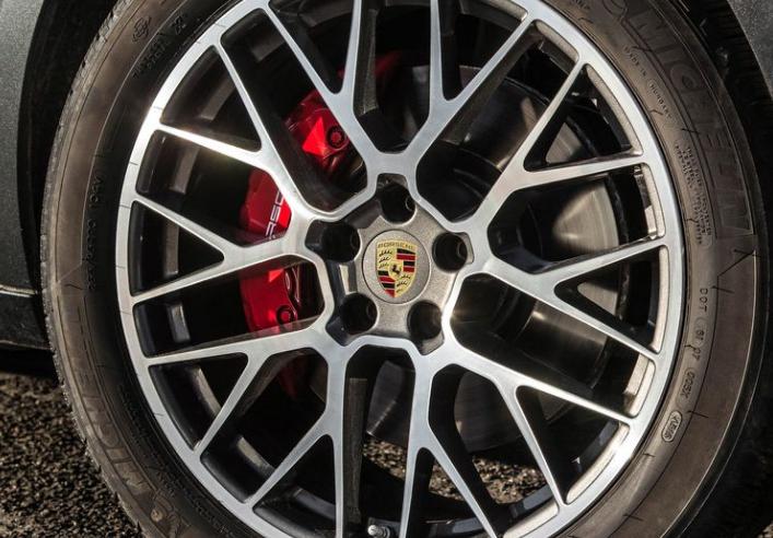 macan保时捷实用好物,保时捷卡宴和macan区别在哪里