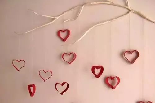 第31天：国外流行的31天不重复室内亲子游戏：卷纸筒游戏！